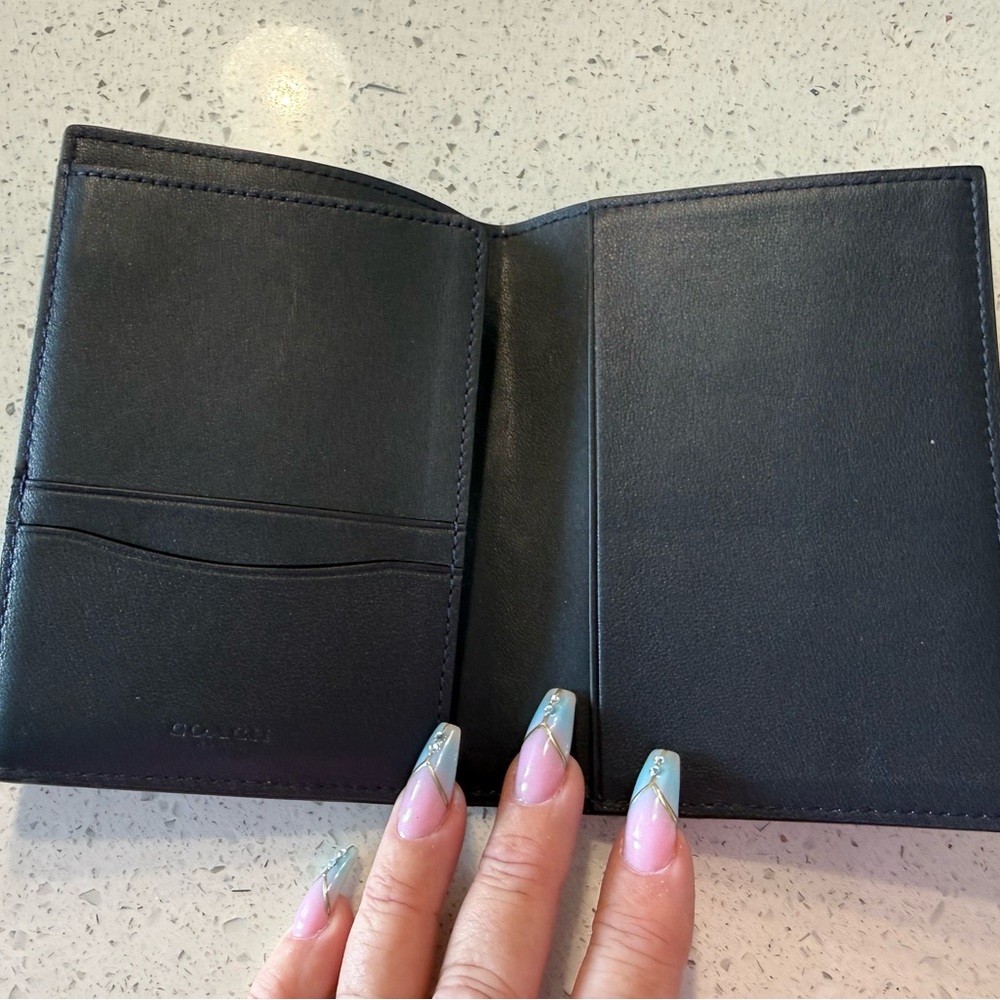 Coach Black Leather Passport Accessory NWOT - Picture 4 of 5